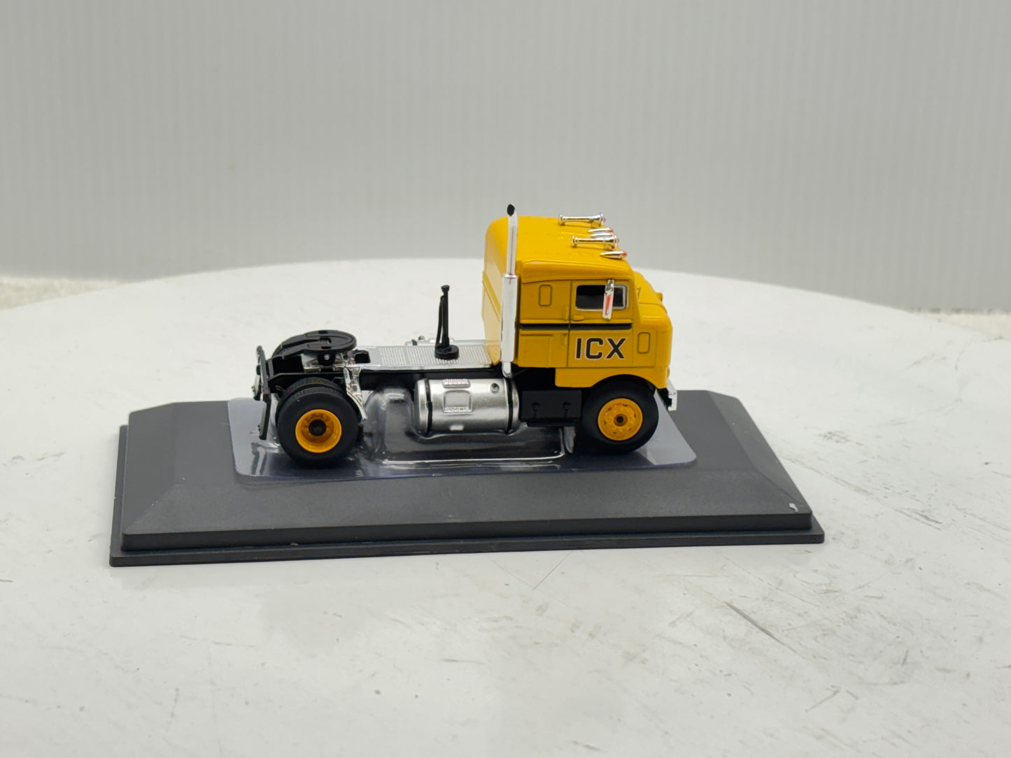 1/64 Kenworth Bullnose ICX