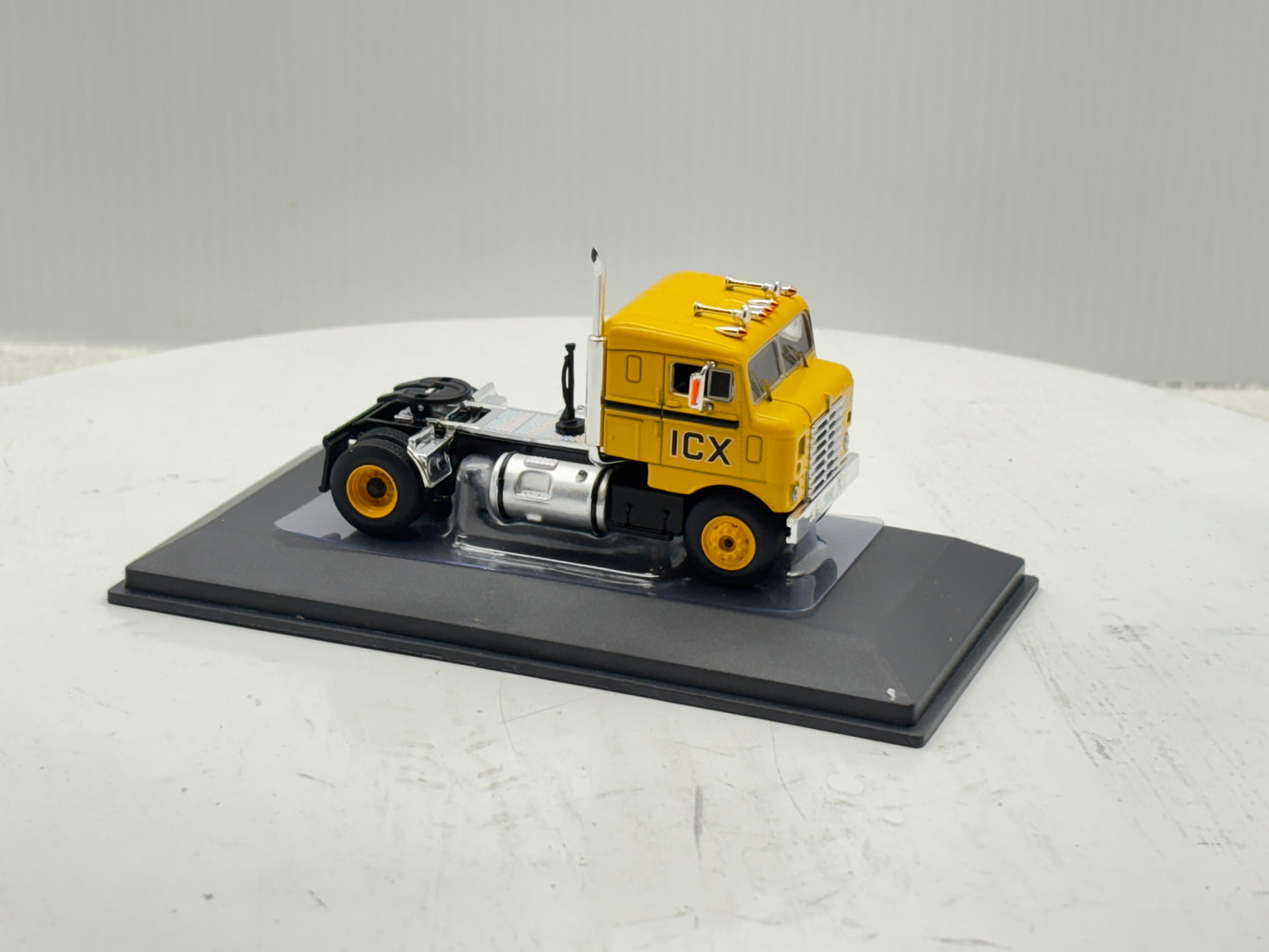 1/64 Kenworth Bullnose ICX