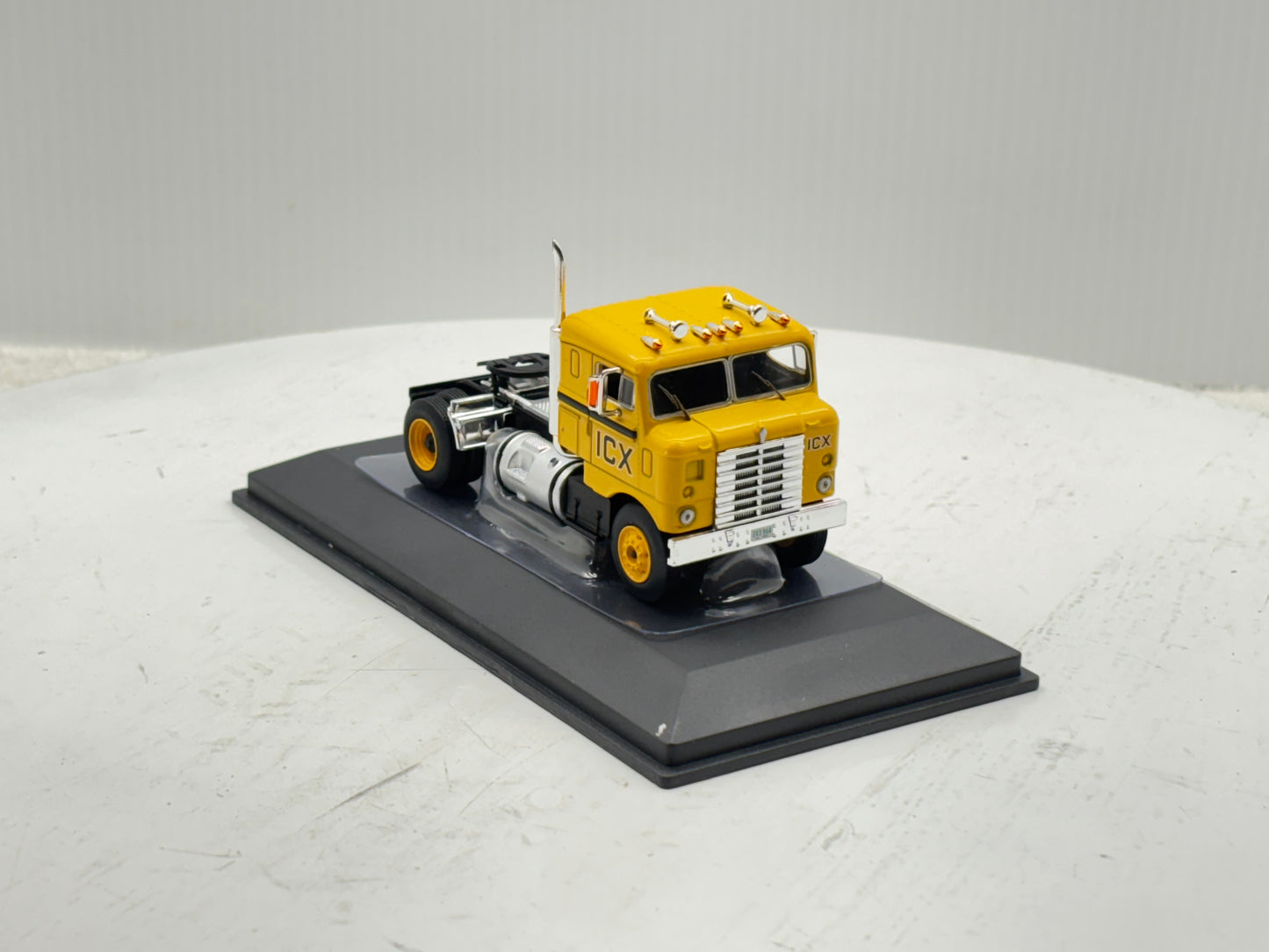 1/64 Kenworth Bullnose ICX