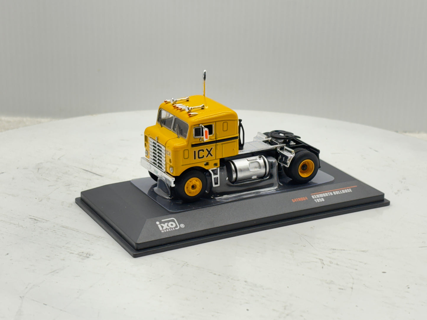 1/64 Kenworth Bullnose ICX
