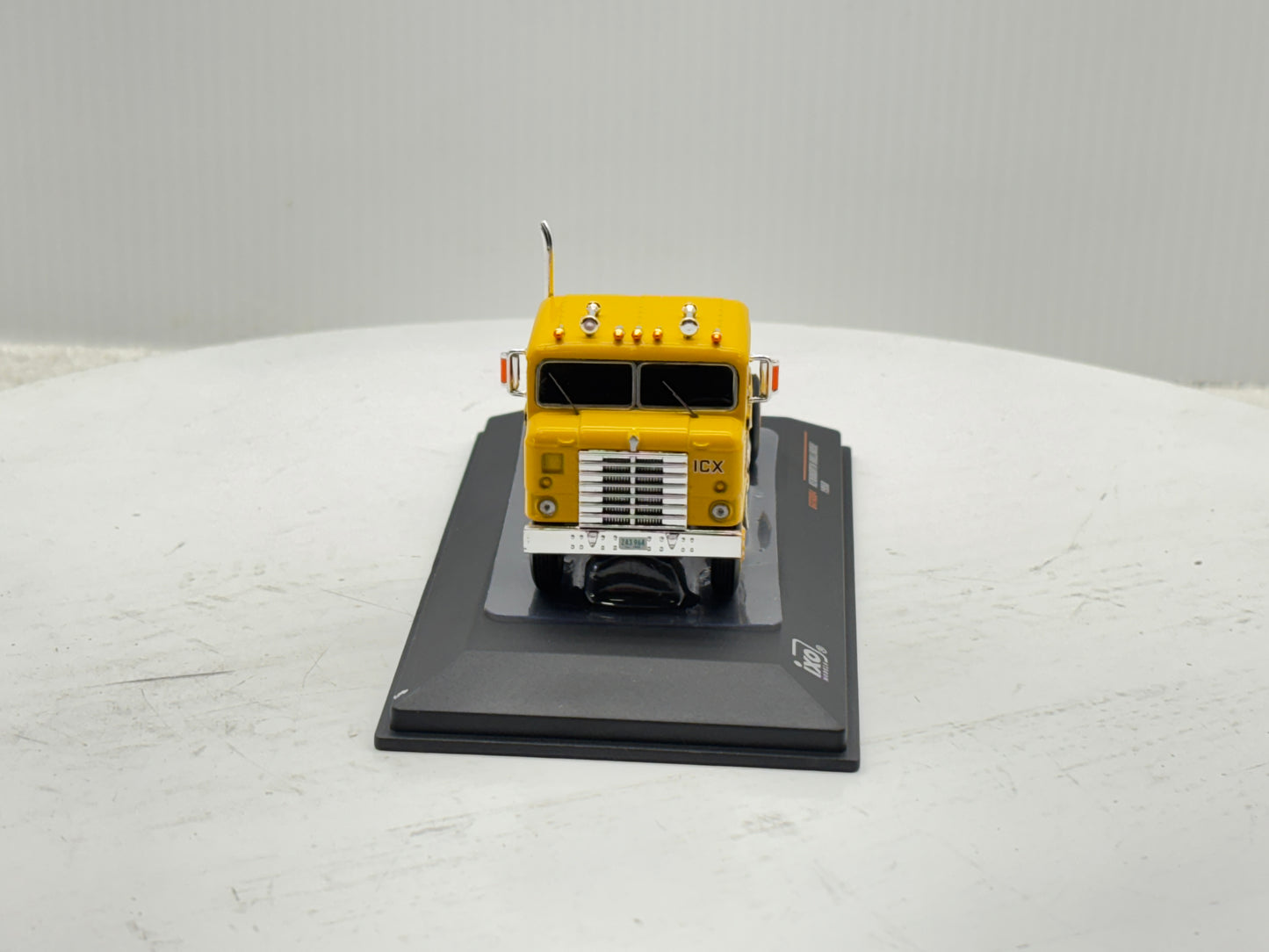1/64 Kenworth Bullnose ICX