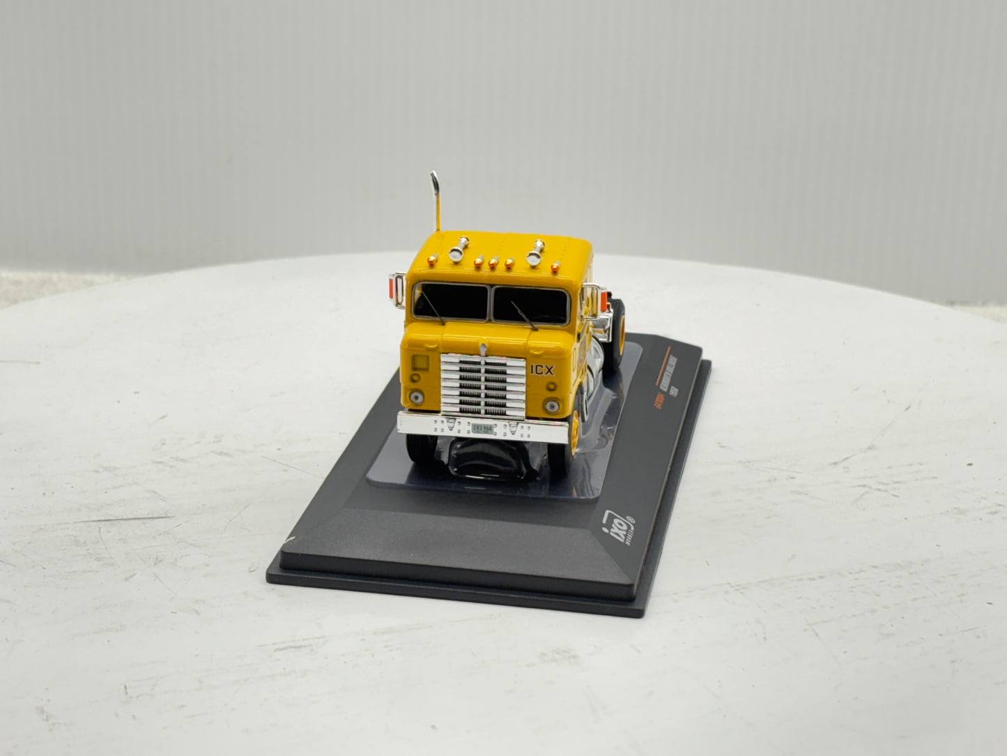 1/64 Kenworth Bullnose ICX
