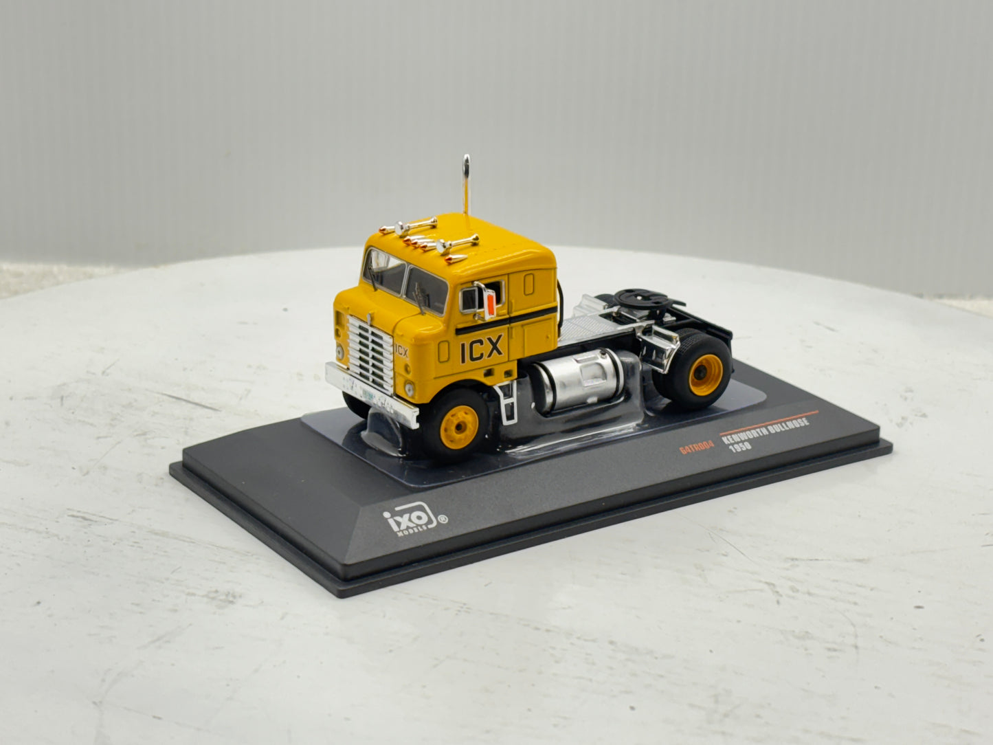 1/64 Kenworth Bullnose ICX