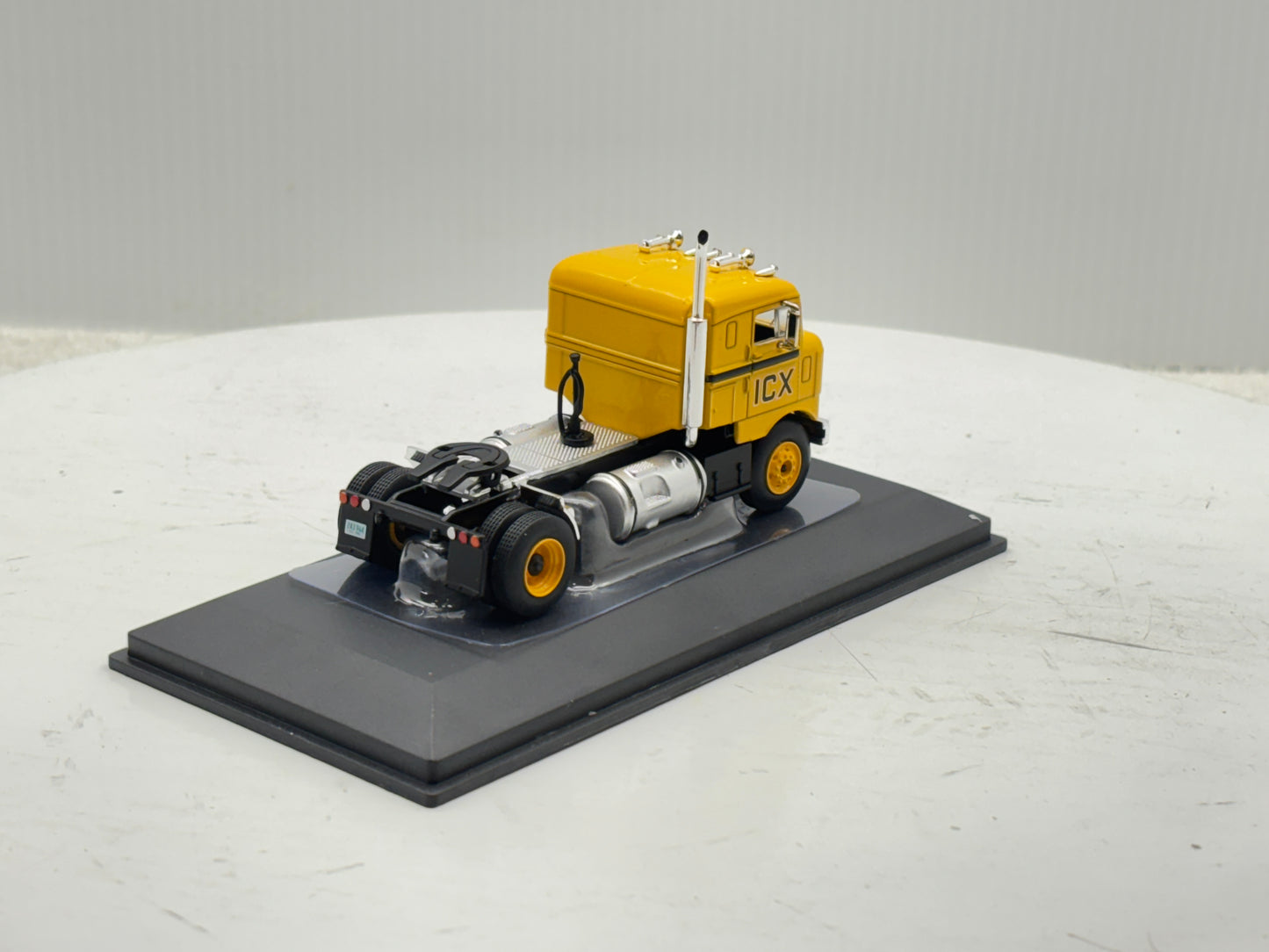 1/64 Kenworth Bullnose ICX