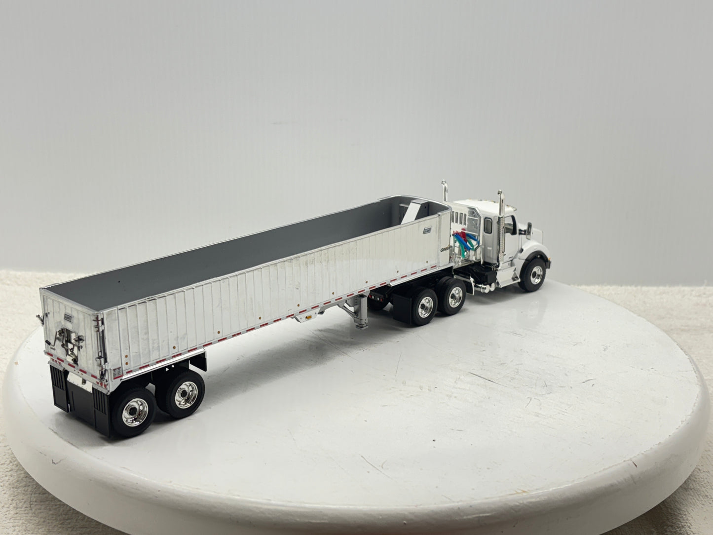 1/50 Kenworth T880 Day Cab (White)
