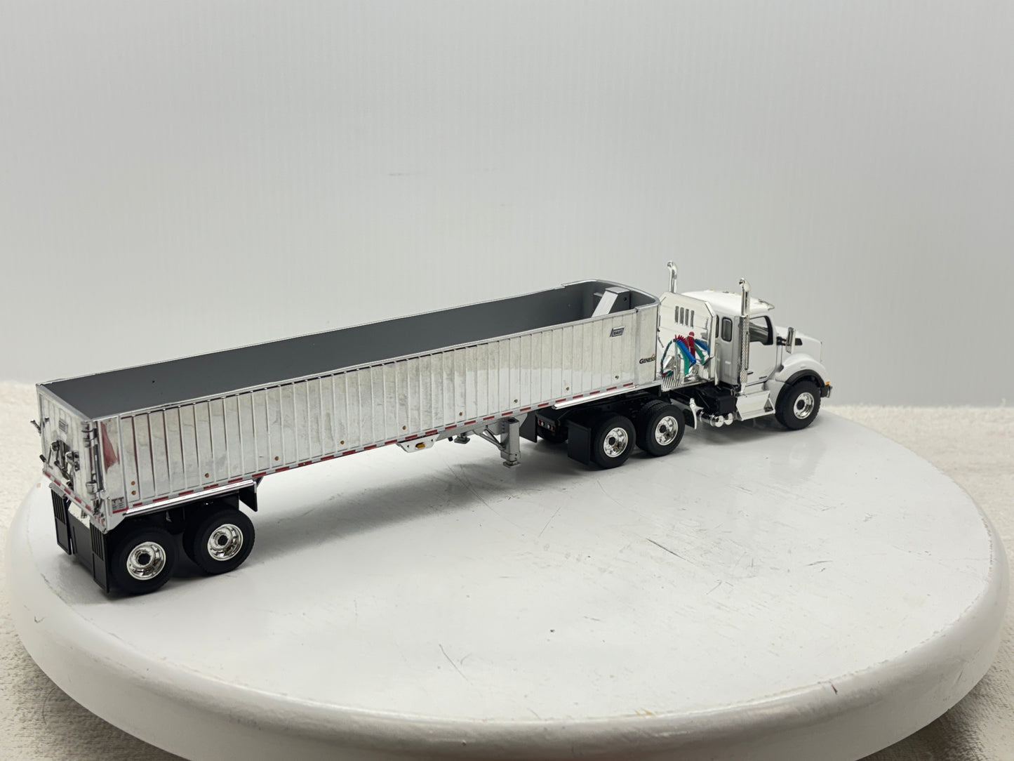 1/50 Kenworth T880 Day Cab (White)
