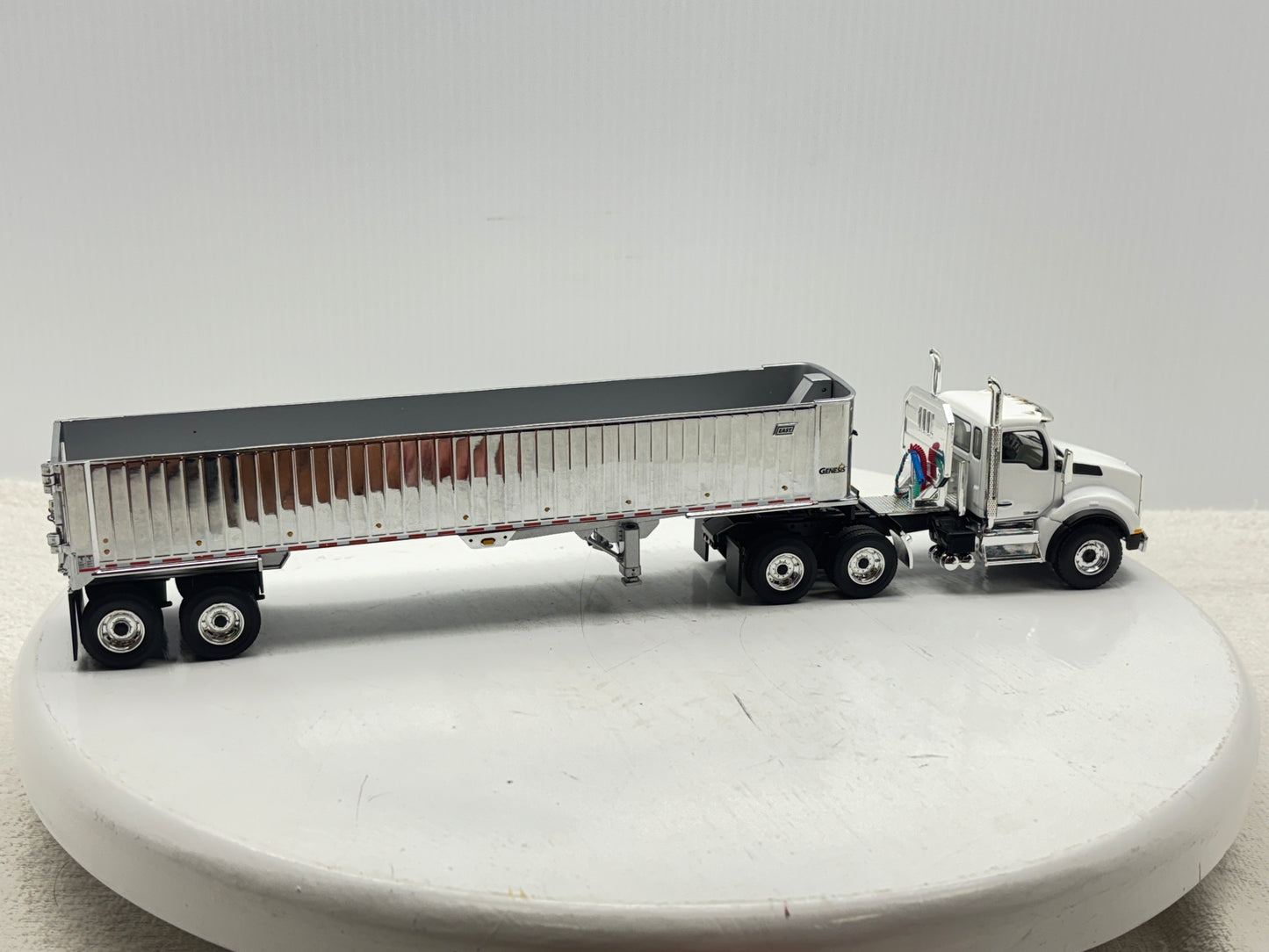 1/50 Kenworth T880 Day Cab (White)