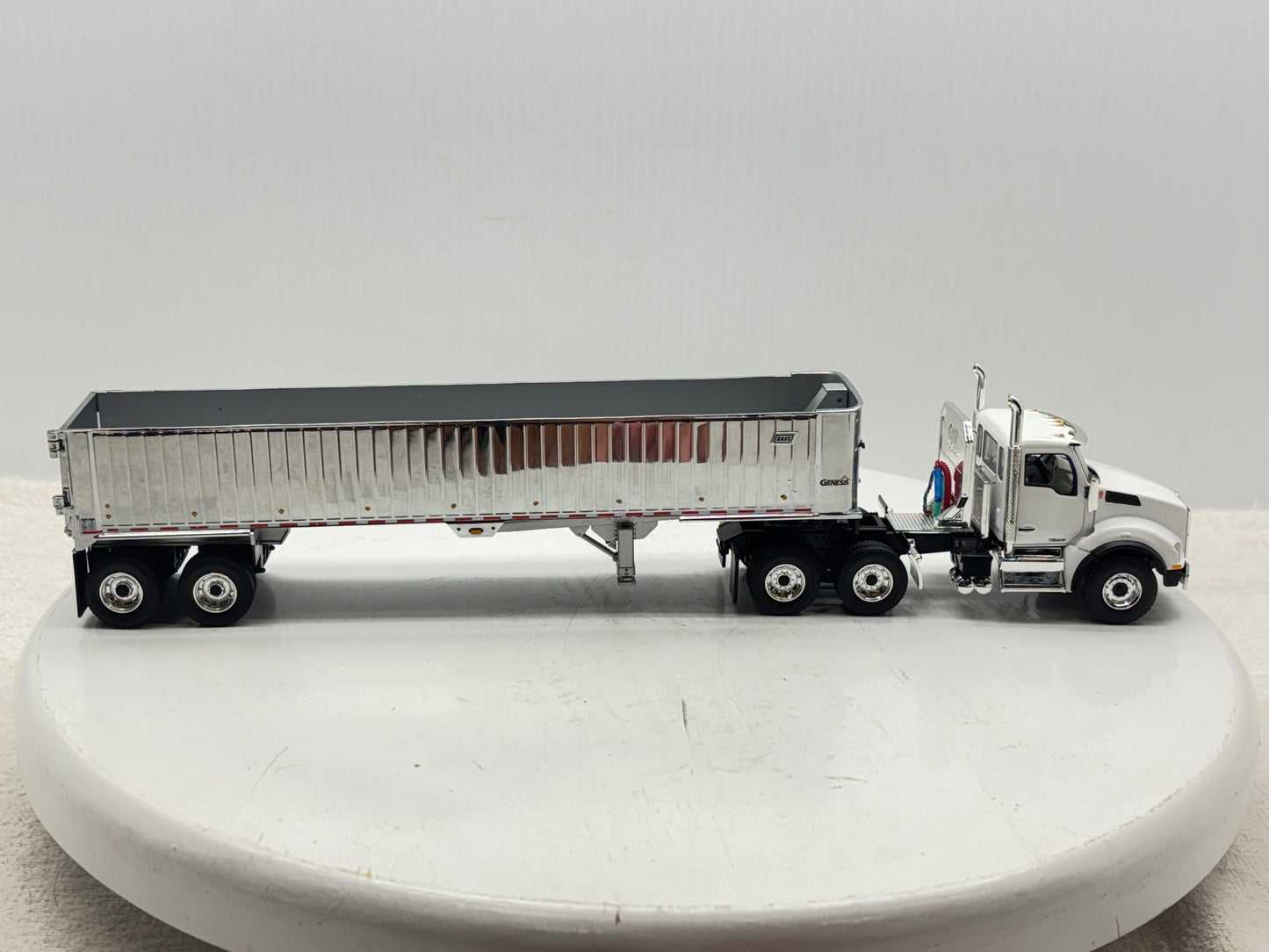 1/50 Kenworth T880 Day Cab (White)