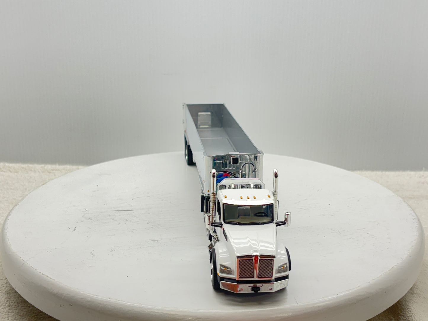 1/50 Kenworth T880 Day Cab (White)