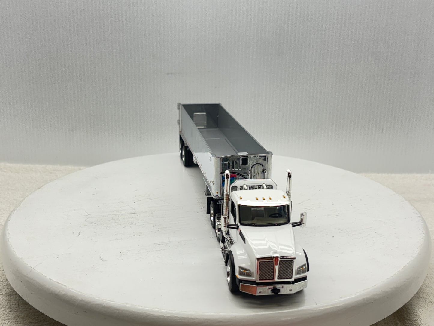 1/50 Kenworth T880 Day Cab (White)