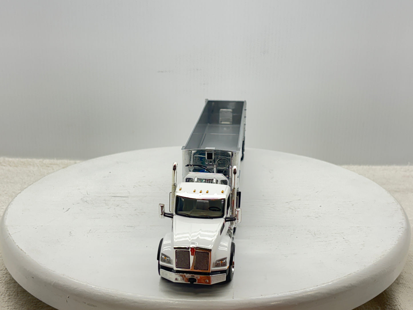 1/50 Kenworth T880 Day Cab (White)