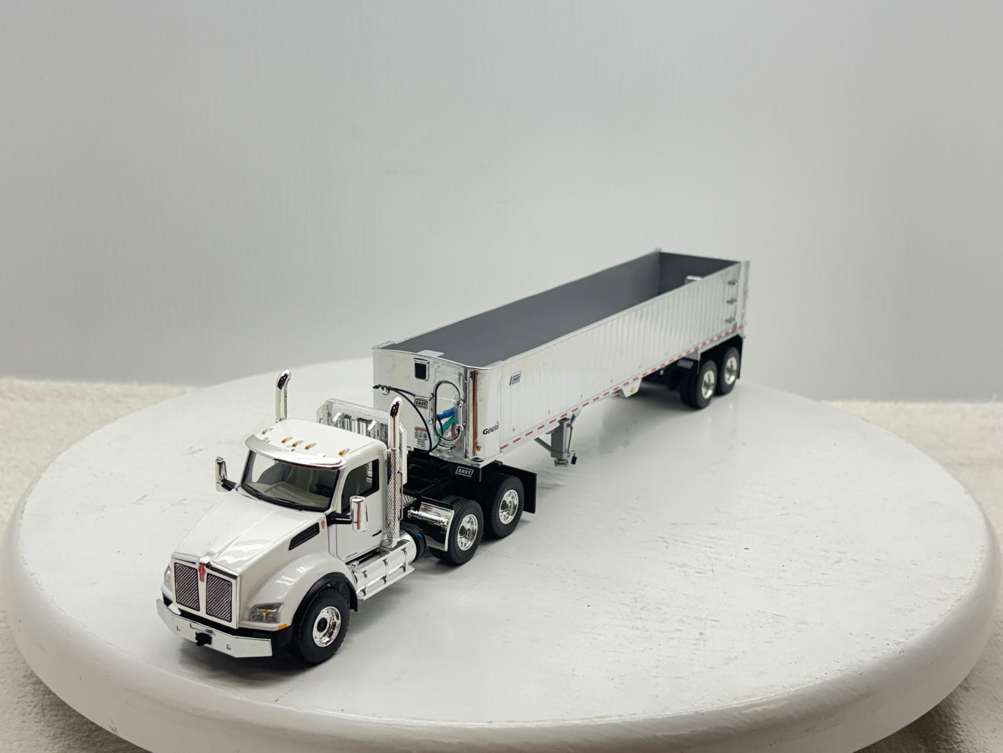 1/50 Kenworth T880 Day Cab (White)