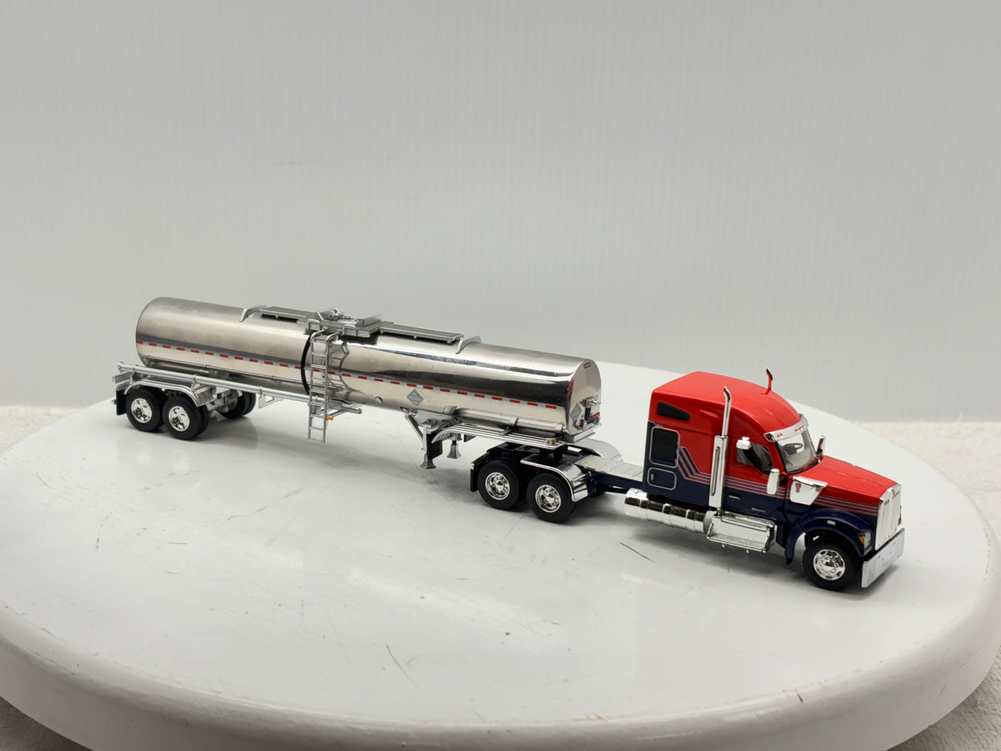 1/64 Kenworth W990 76'' Midroof (Orange-Blue)