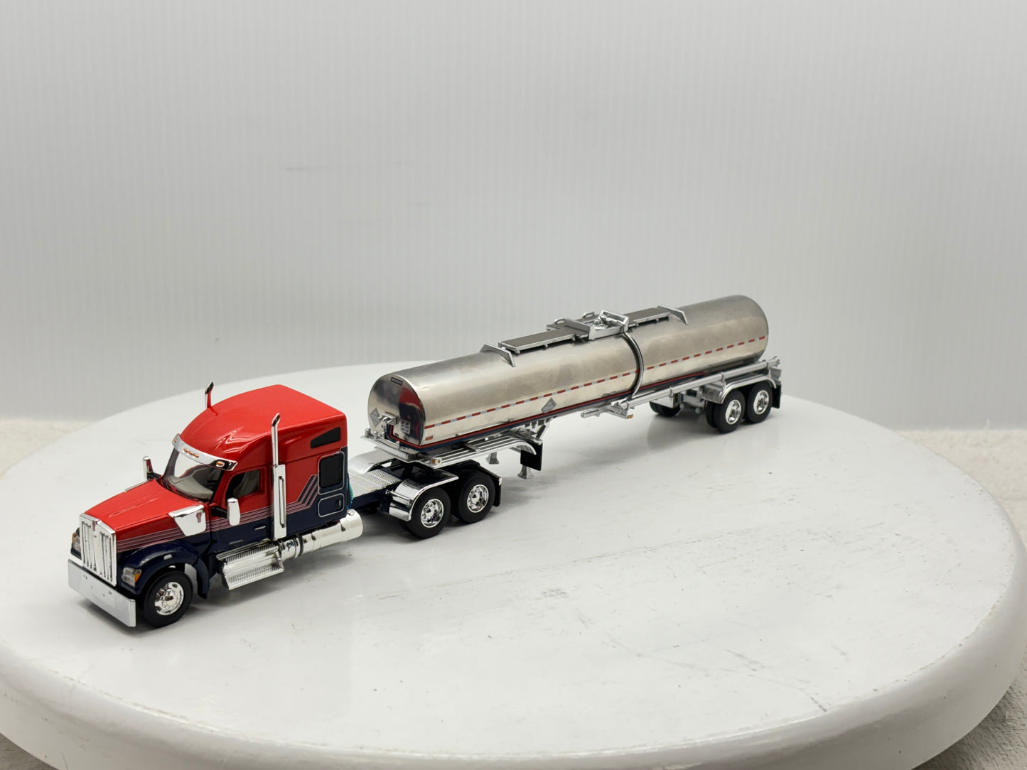 1/64 Kenworth W990 76'' Midroof (Orange-Blue)