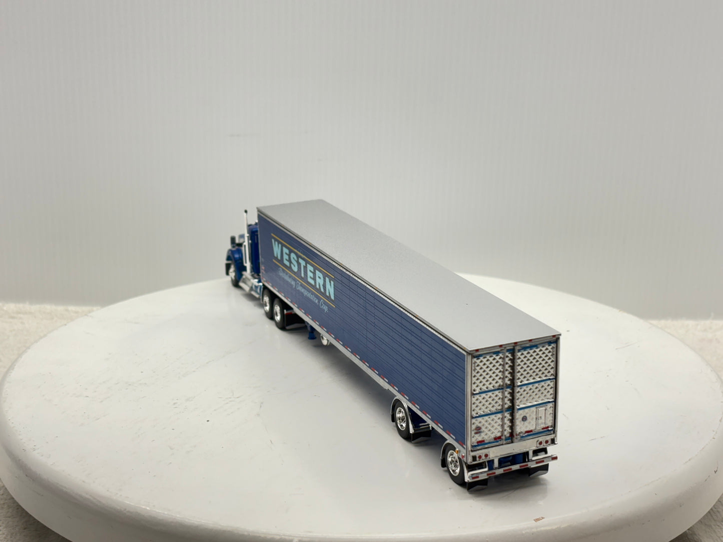 1/64 Kenworth W990 Day Cab (Western)