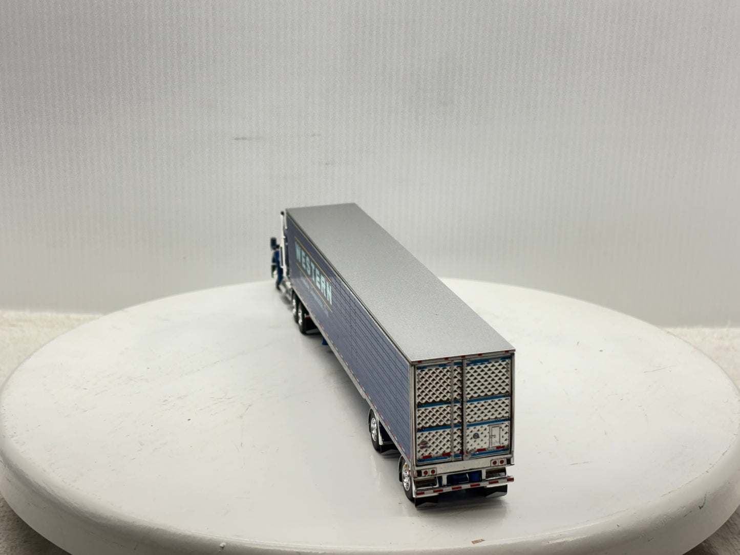 1/64 Kenworth W990 Day Cab (Western)