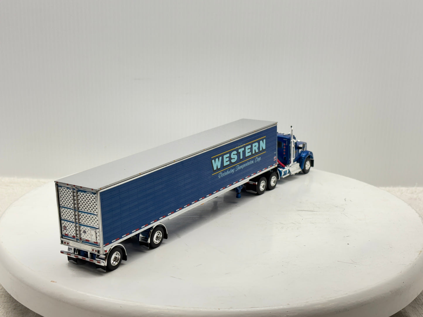 1/64 Kenworth W990 Day Cab (Western)