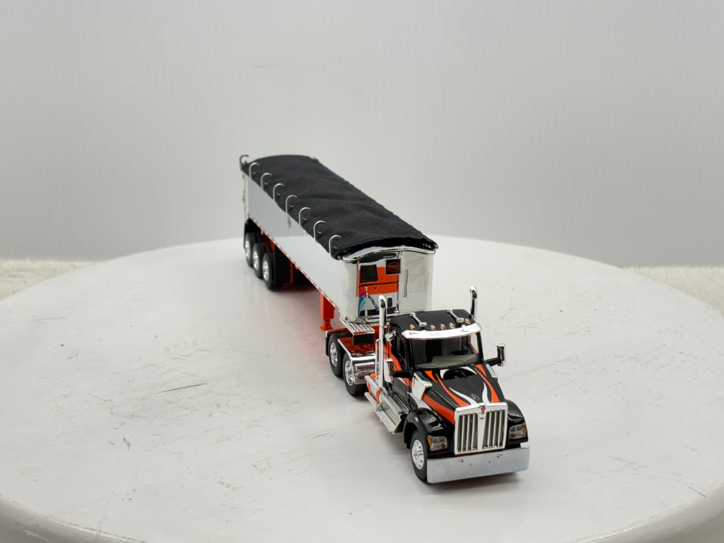 1/64 Kenworth W990 MAC Coal