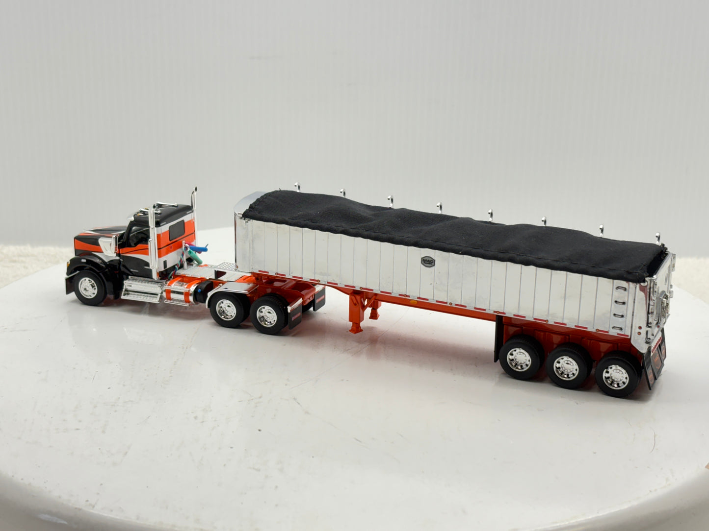 1/64 Kenworth W990 MAC Coal