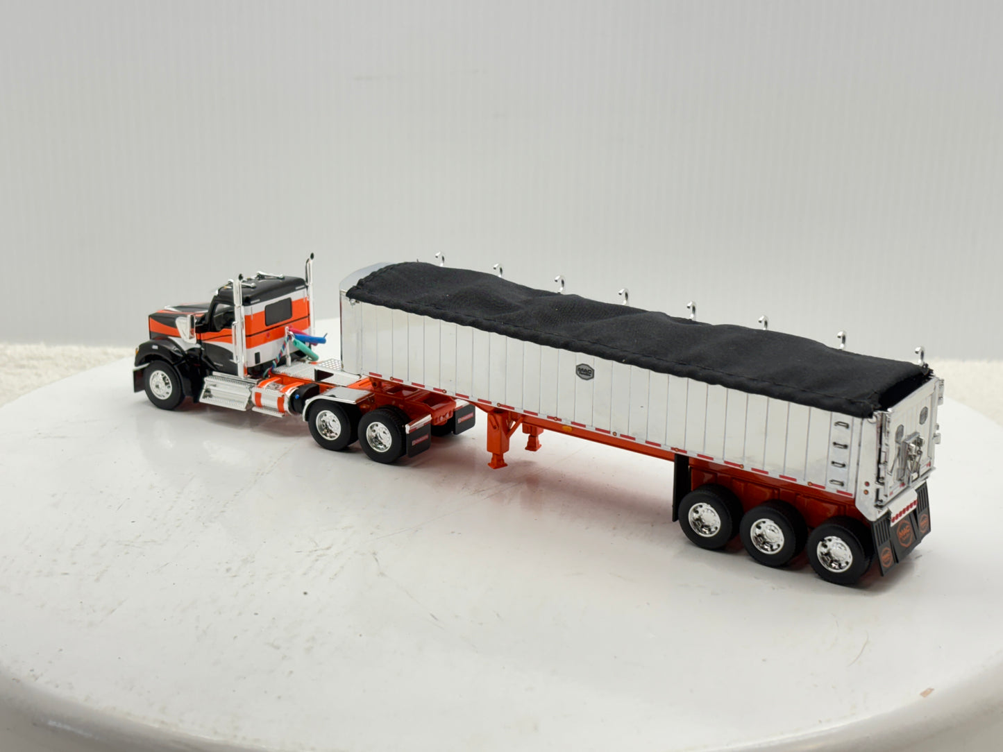 1/64 Kenworth W990 MAC Coal