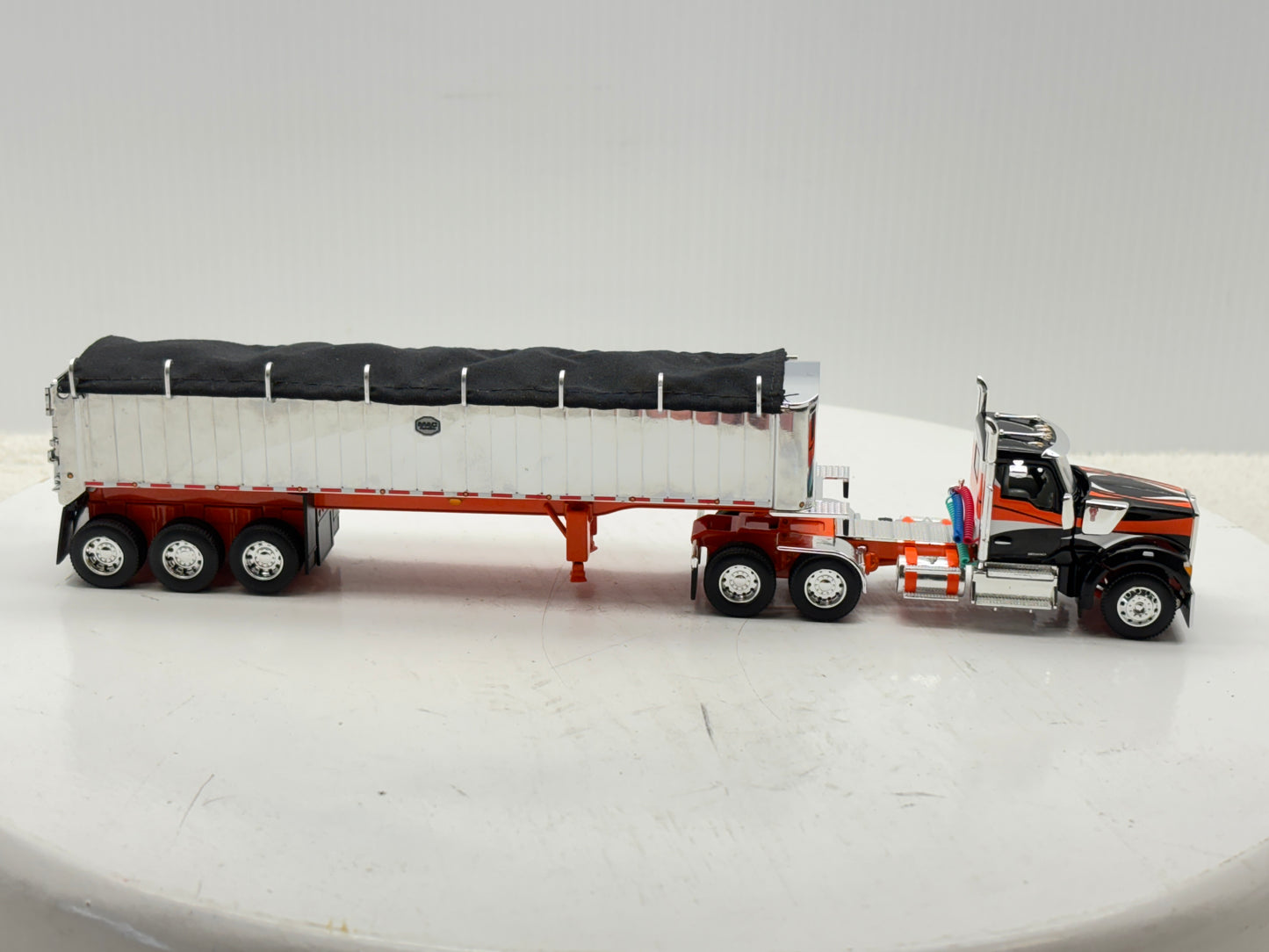 1/64 Kenworth W990 MAC Coal