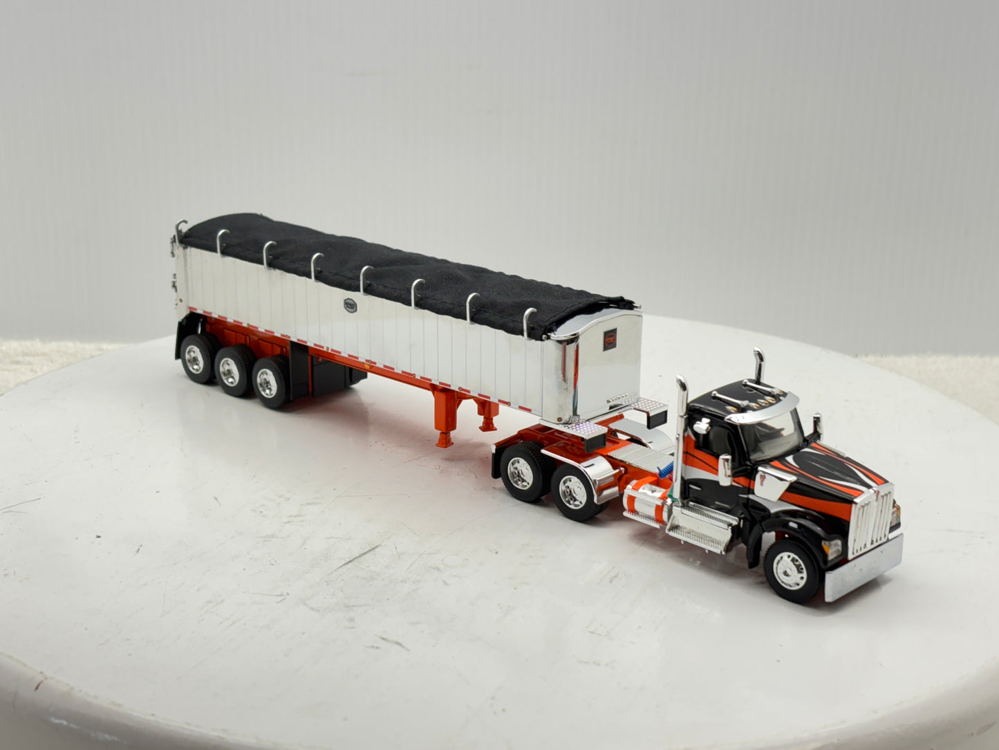 1/64 Kenworth W990 MAC Coal