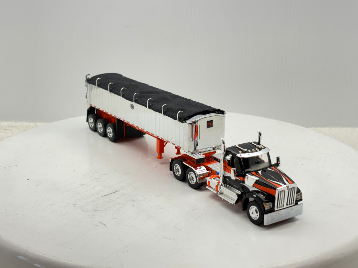1/64 Kenworth W990 MAC Coal