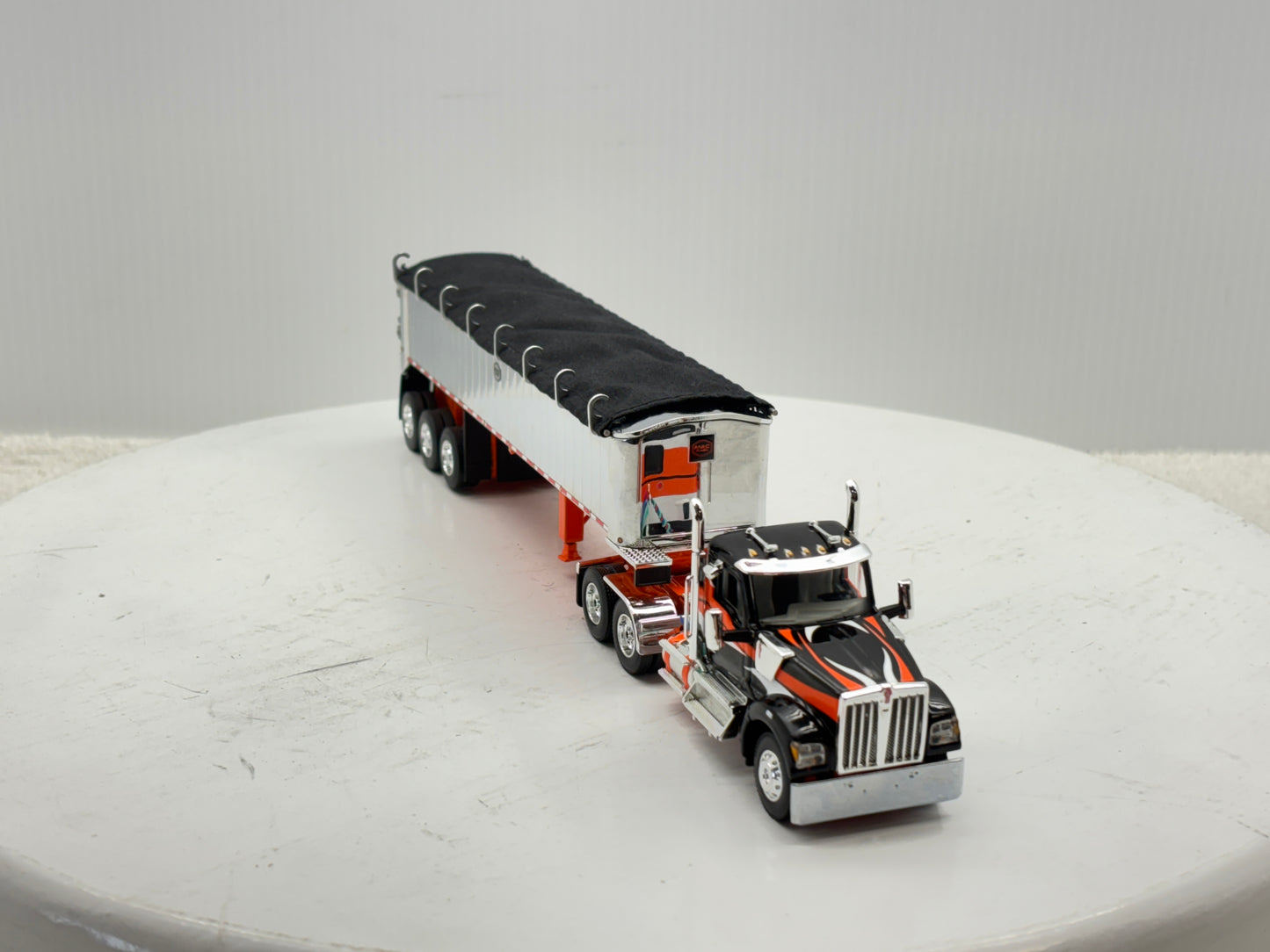 1/64 Kenworth W990 MAC Coal