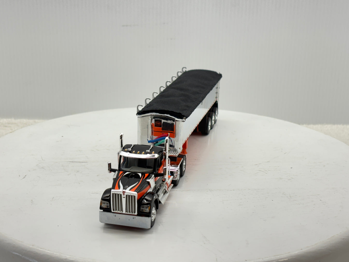 1/64 Kenworth W990 MAC Coal