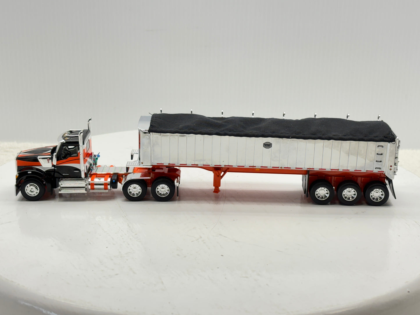 1/64 Kenworth W990 MAC Coal