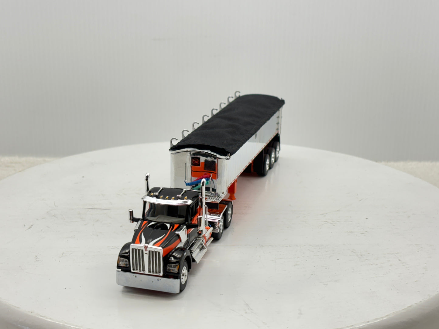 1/64 Kenworth W990 MAC Coal