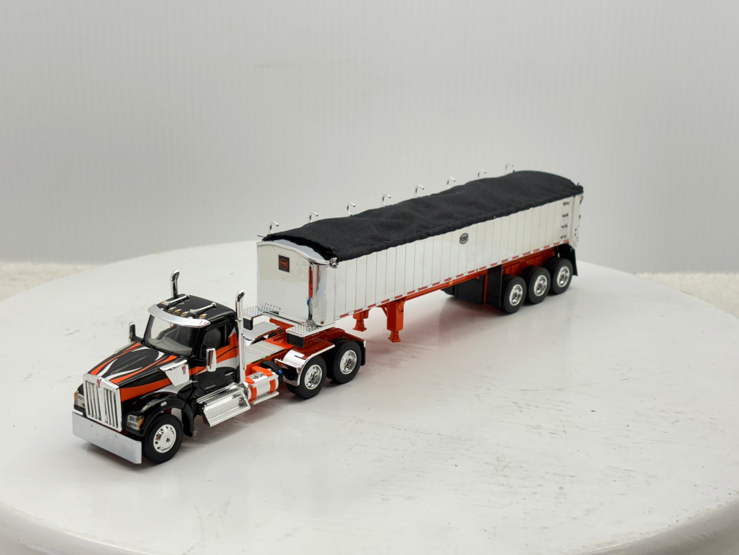 1/64 Kenworth W990 MAC Coal