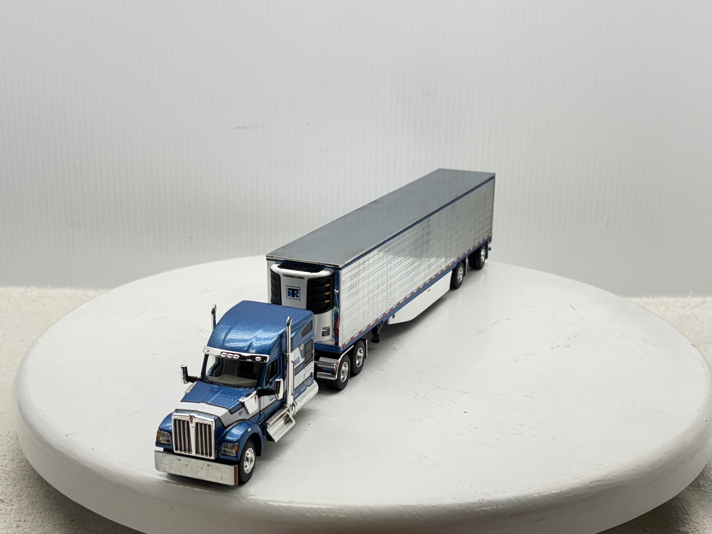 1/64 Kenworth W990 Midroof W.D. Potato