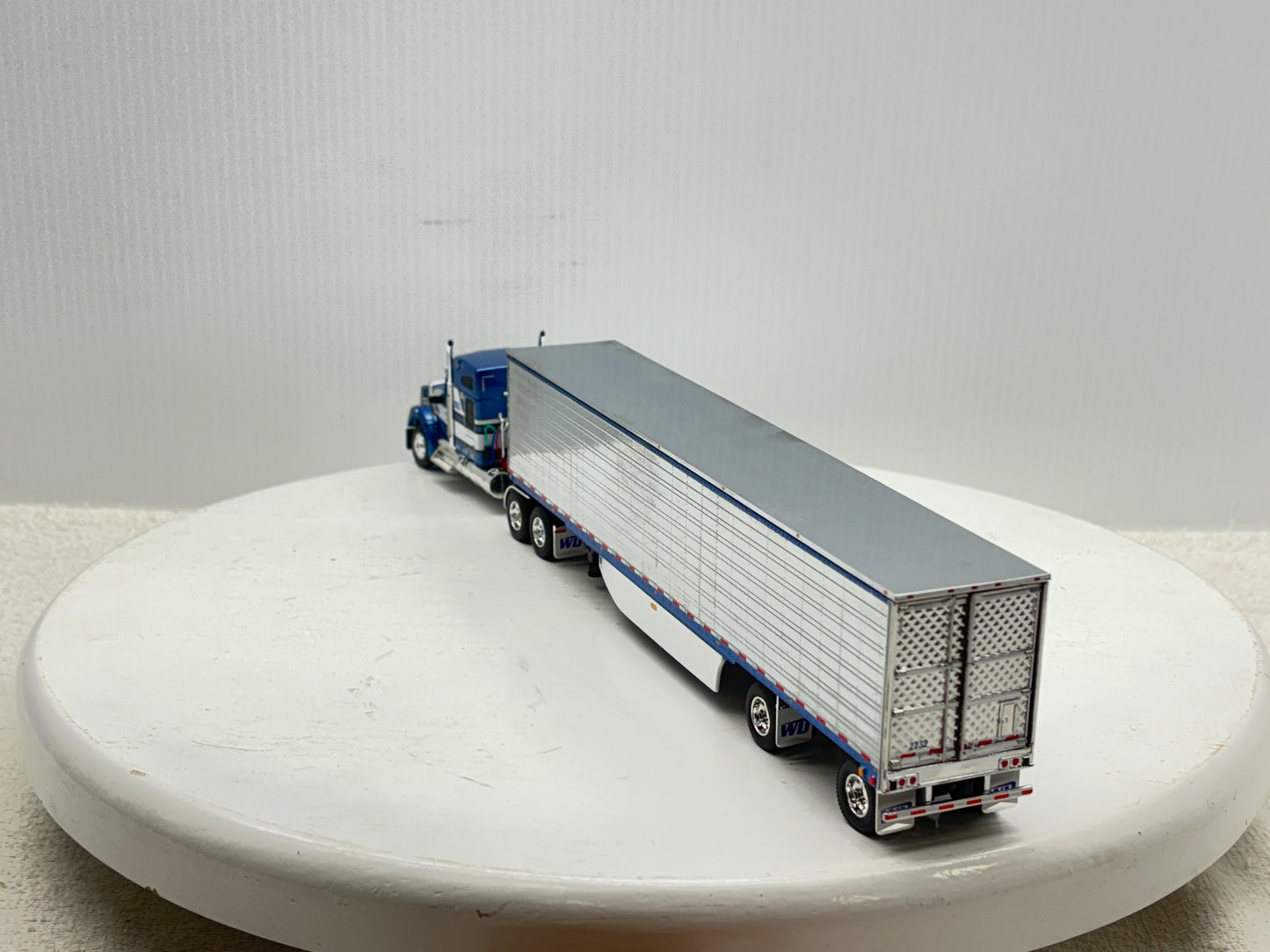 1/64 Kenworth W990 Midroof W.D. Potato