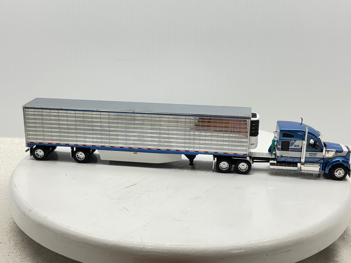 1/64 Kenworth W990 Midroof W.D. Potato