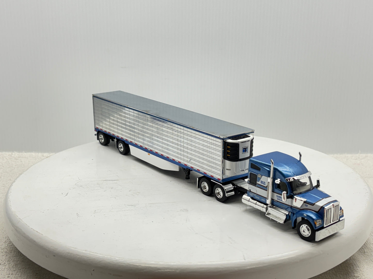 1/64 Kenworth W990 Midroof W.D. Potato