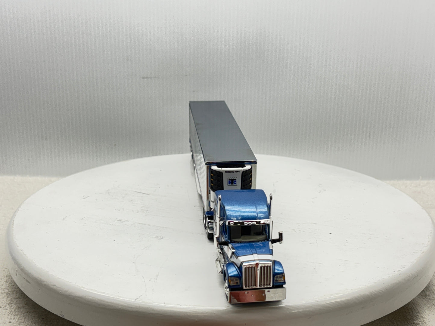 1/64 Kenworth W990 Midroof W.D. Potato