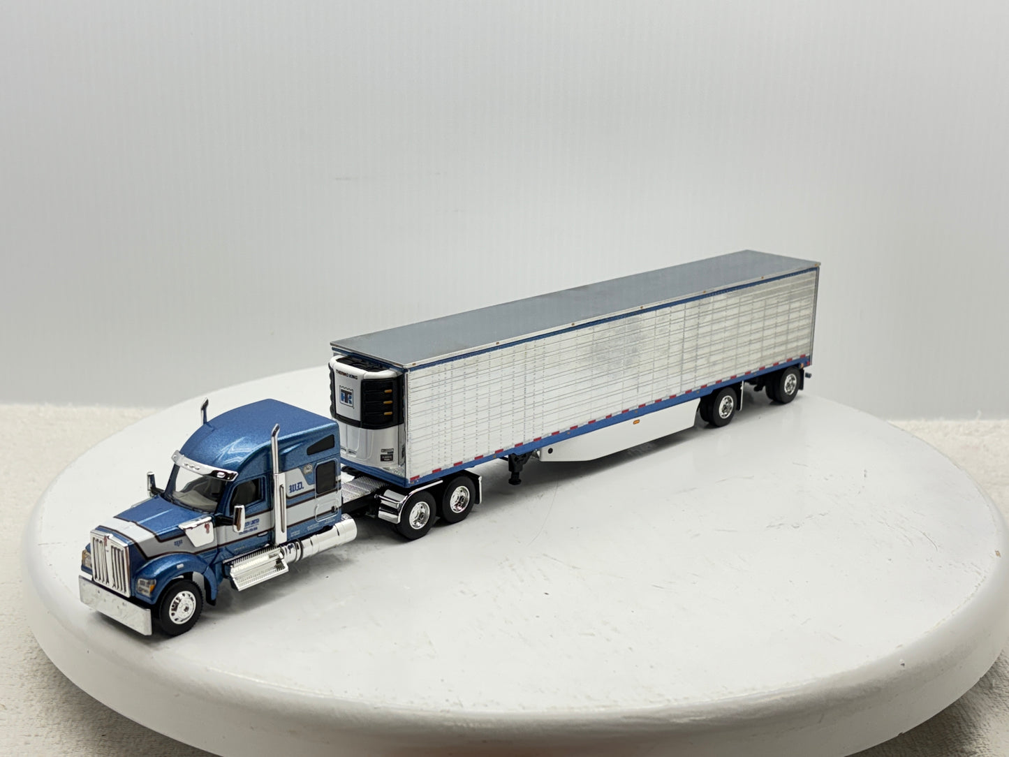 1/64 Kenworth W990 Midroof W.D. Potato