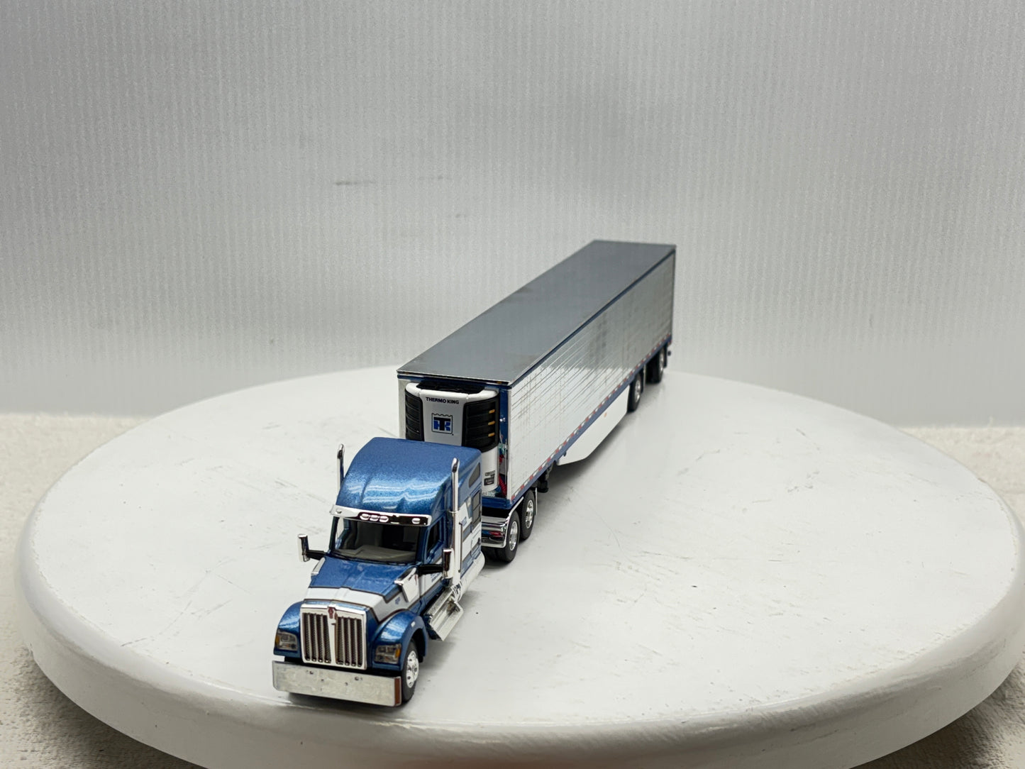 1/64 Kenworth W990 Midroof W.D. Potato