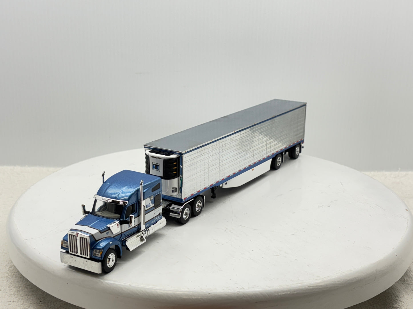 1/64 Kenworth W990 Midroof W.D. Potato