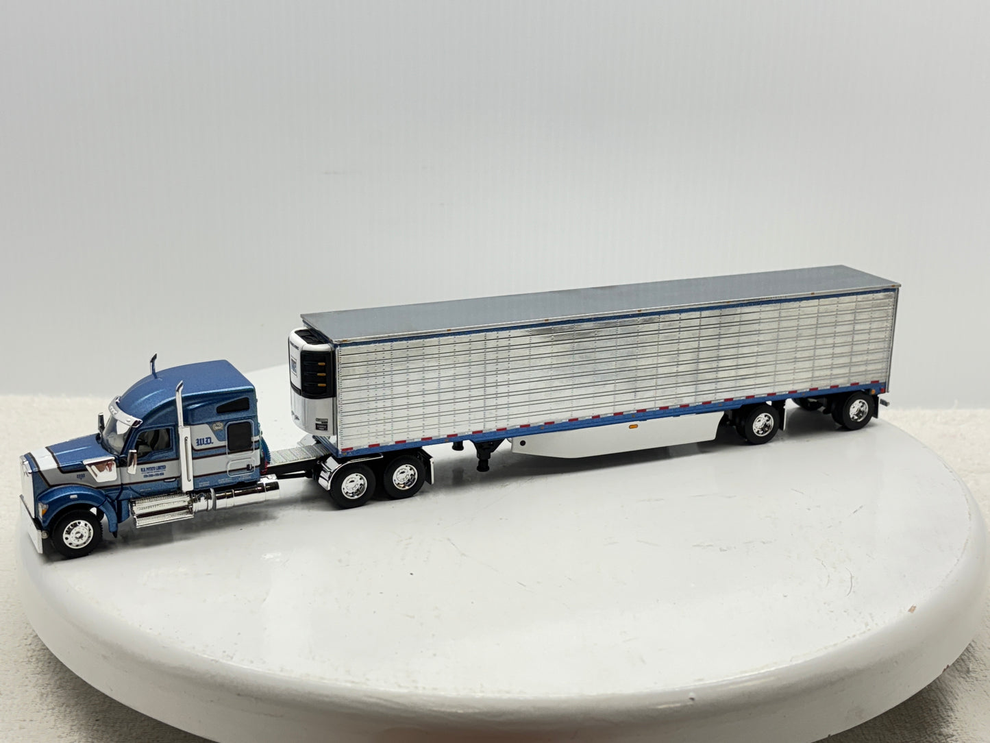 1/64 Kenworth W990 Midroof W.D. Potato