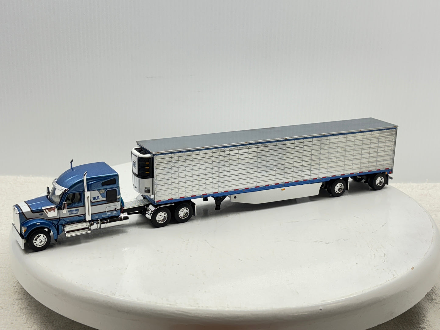 1/64 Kenworth W990 Midroof W.D. Potato