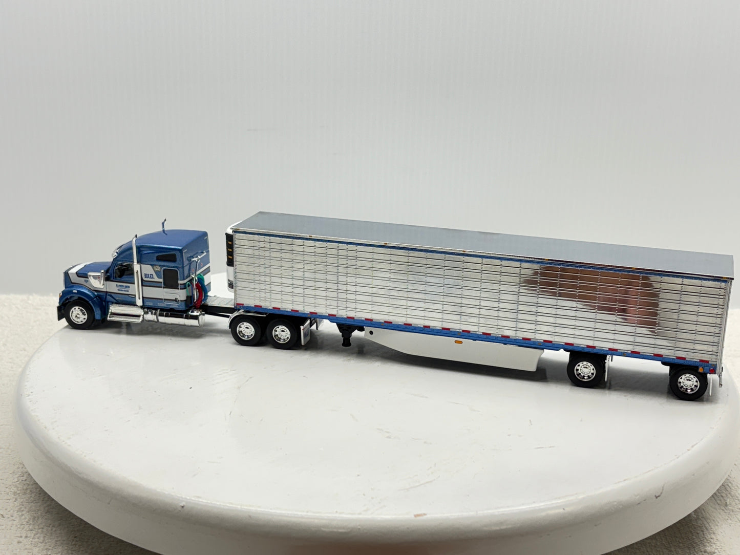 1/64 Kenworth W990 Midroof W.D. Potato