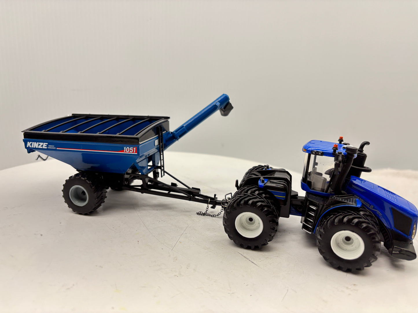 1/64 Kinze 1051 Flotation Singles