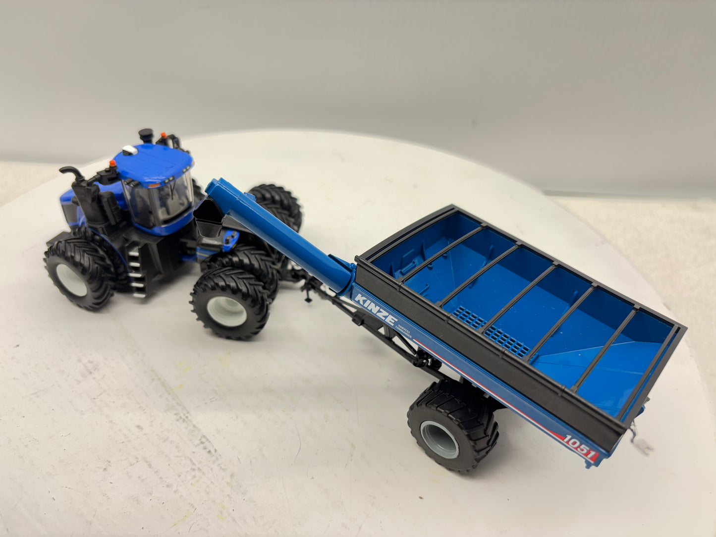 1/64 Kinze 1051 Flotation Singles