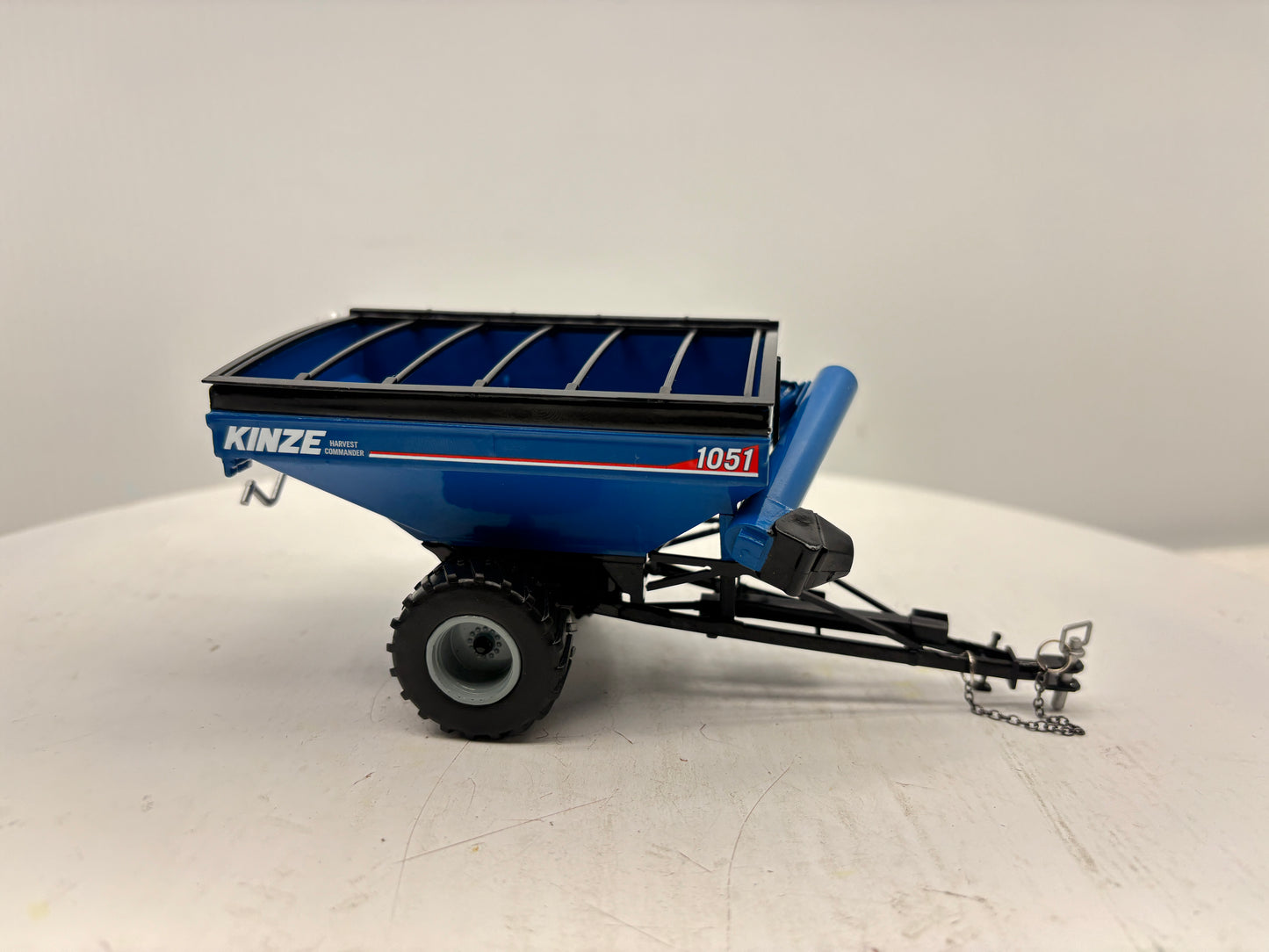 1/64 Kinze 1051 Flotation Singles