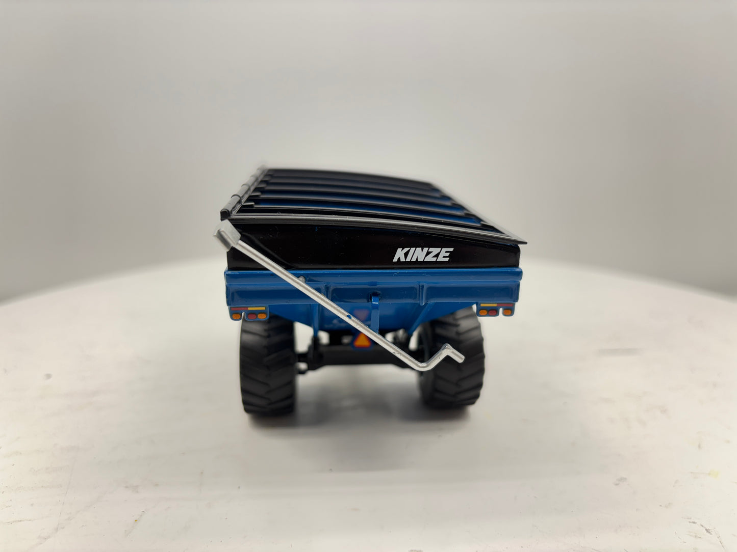 1/64 Kinze 1051 Flotation Singles