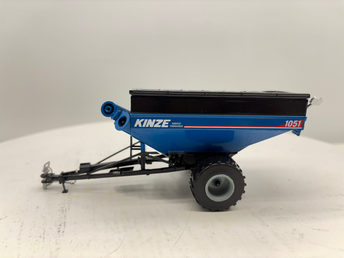 1/64 Kinze 1051 Flotation Singles