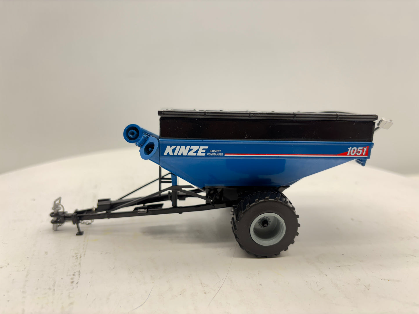 1/64 Kinze 1051 Flotation Singles