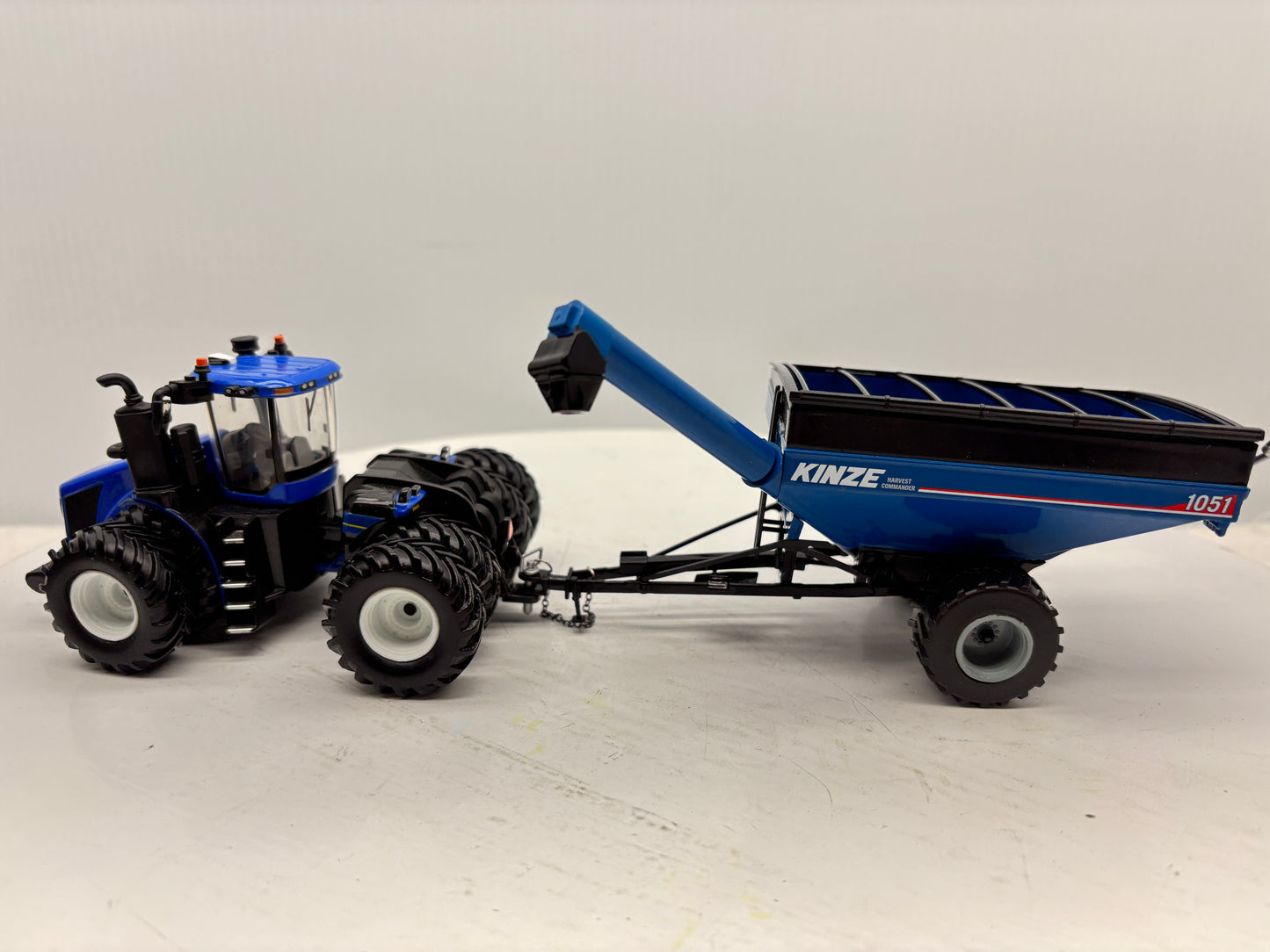 1/64 Kinze 1051 Flotation Singles